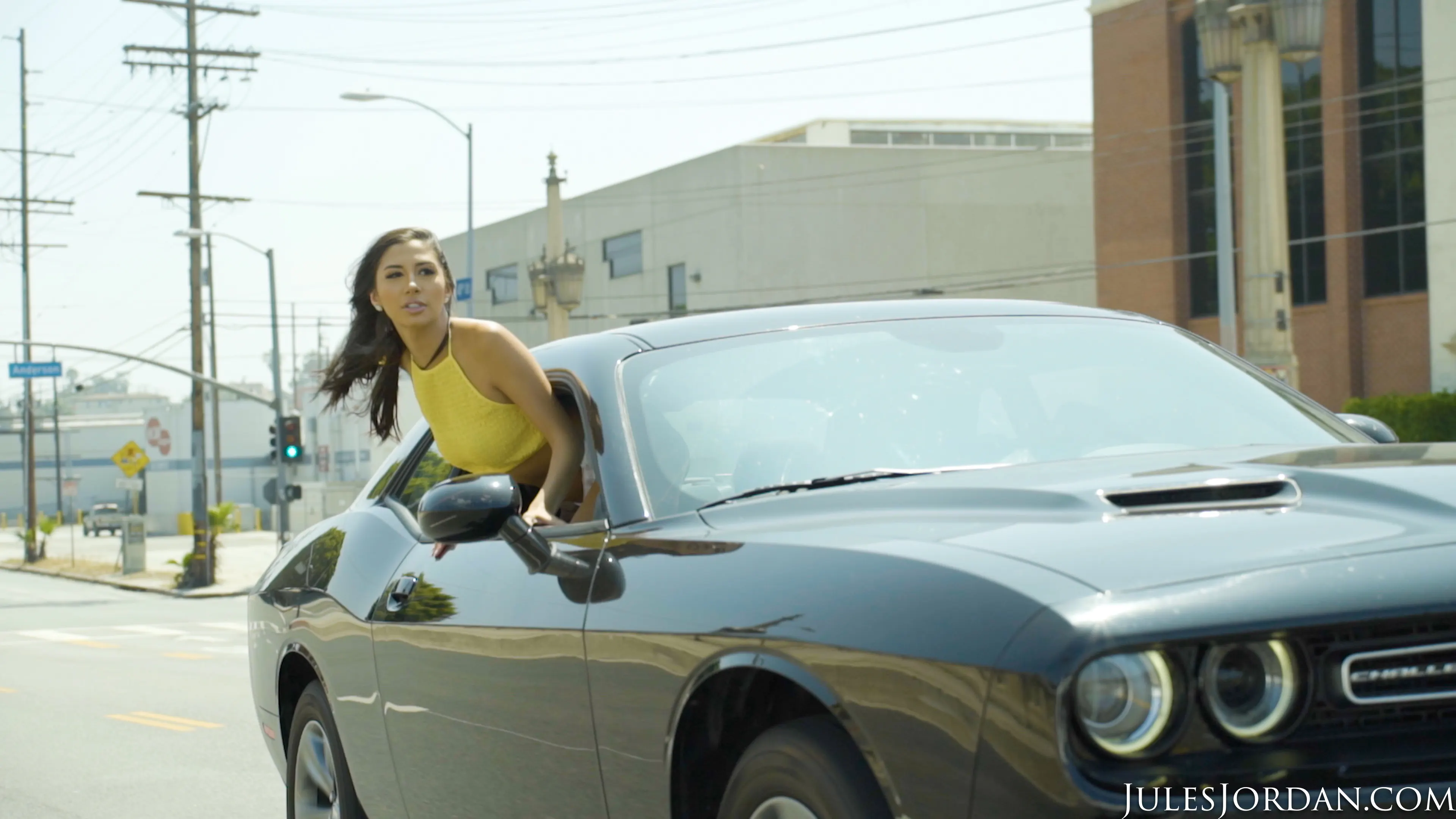 Jules Jordan 'La ninfómana Gianna Dior da la cabeza de carretera antes de follar a una bbc' protagonizando Gianna Dior (foto 6)